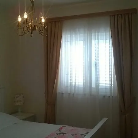 Apartments Vrisak Brist Exterior photo