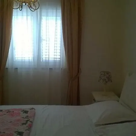 Apartments Vrisak Brist Exterior photo