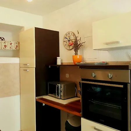 Apartments Vrisak Brist Exterior photo