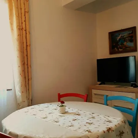 Apartments Vrisak Brist Exterior photo